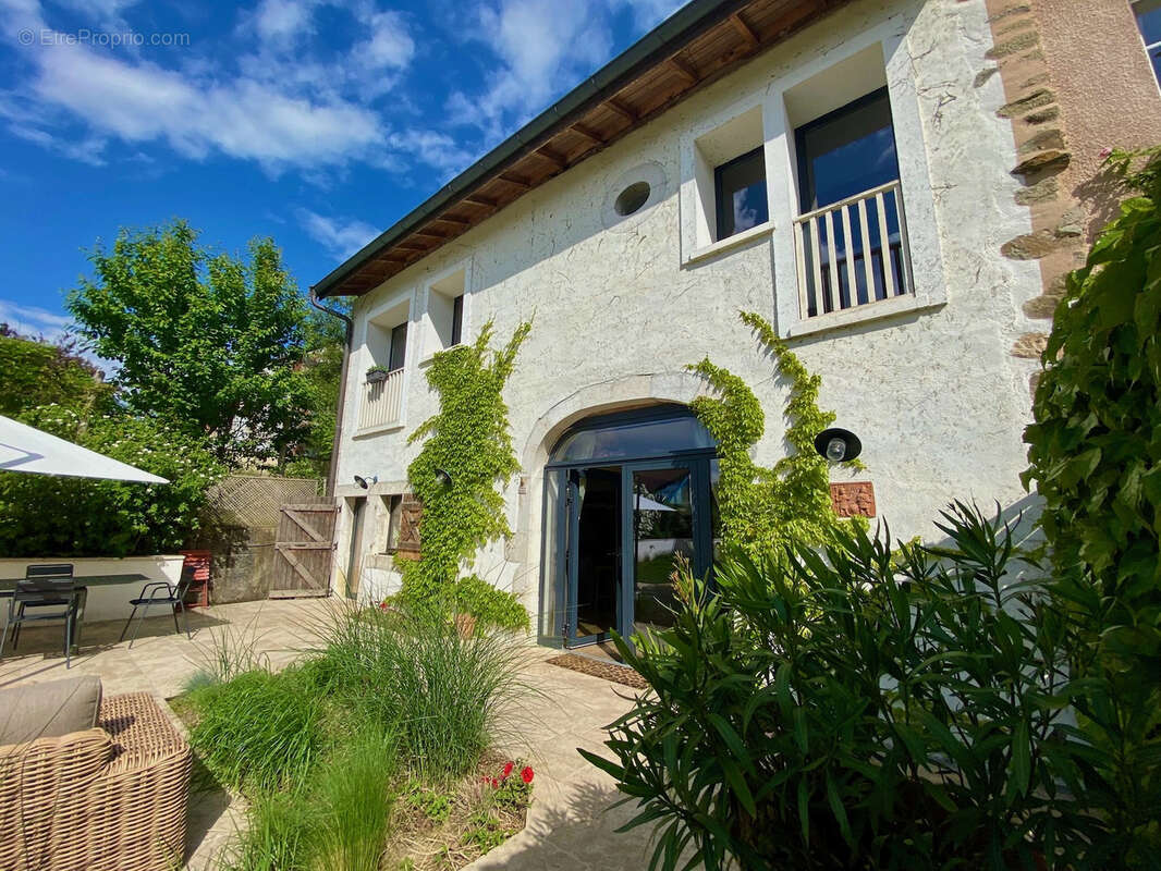Maison de charme de plus de 300 m2 -  5 chambres, piscine et commodités - photo 20
