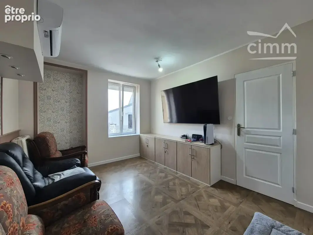 Ensemble immobilier de caractère avec dépendances – Villebarou (41000) - photo 2