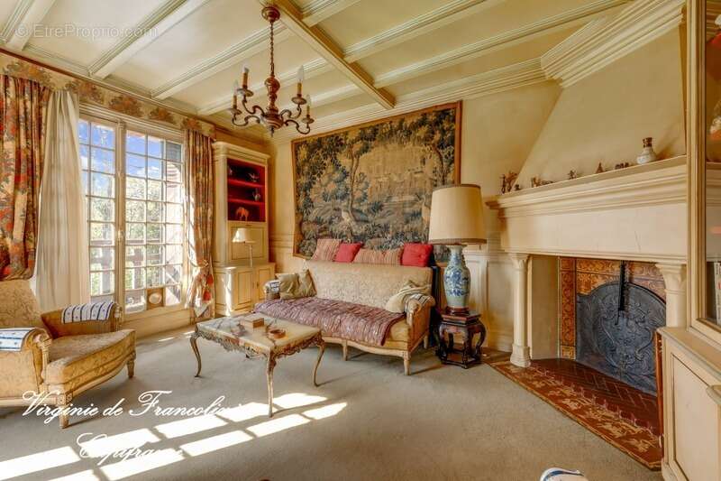 Maison à SAINT-MAUR-DES-FOSSES