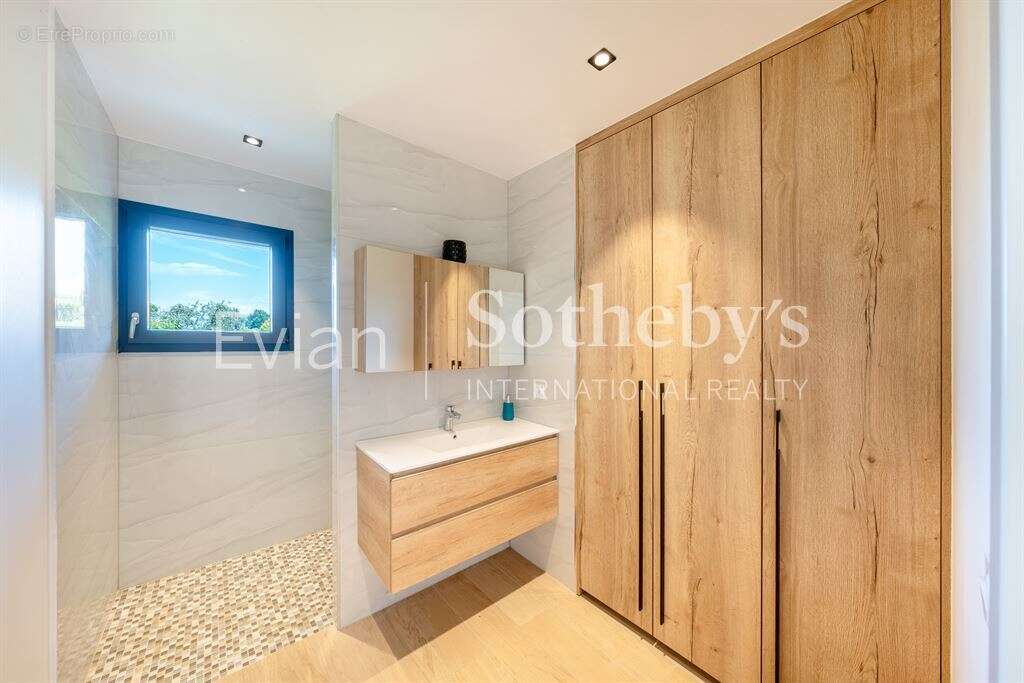 Vente Villa contemporaine à Neuveclle avec vue lac - photo 15