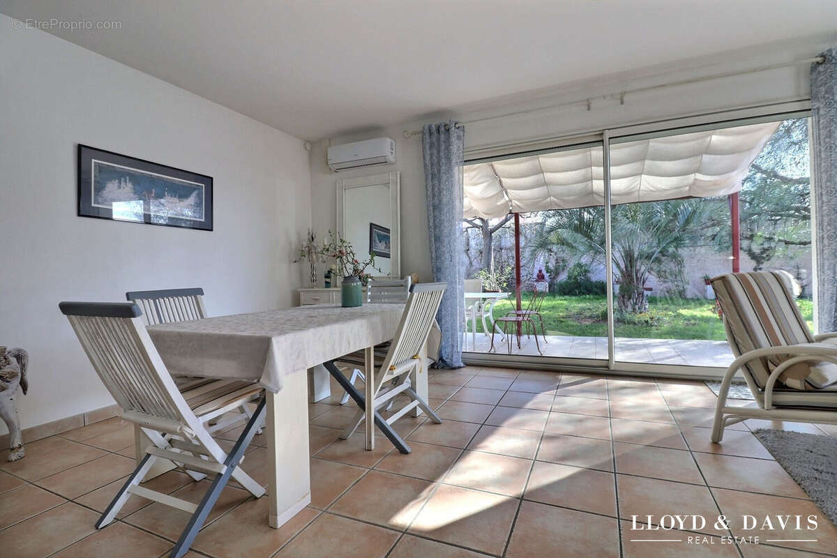 SALLE A MANGER VUE TERRASSE - Maison à VILLENEUVE-DE-LA-RAHO