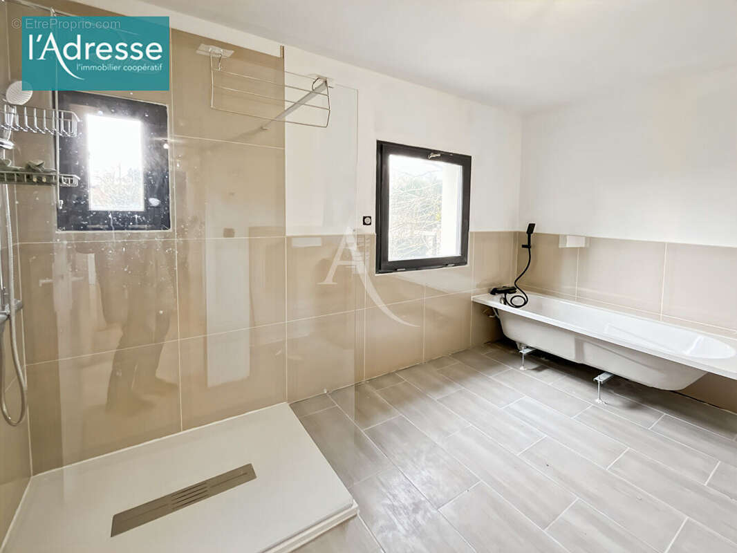 Maison à VAUX-SUR-SEINE