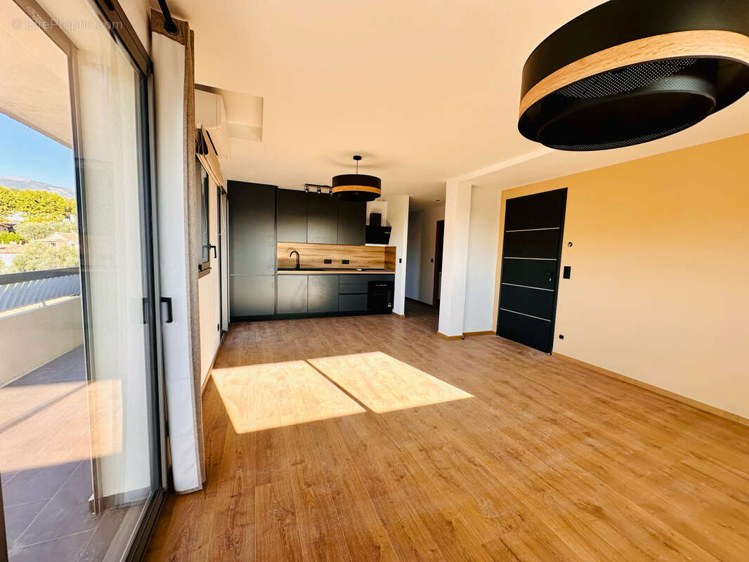 Appartement à VENCE