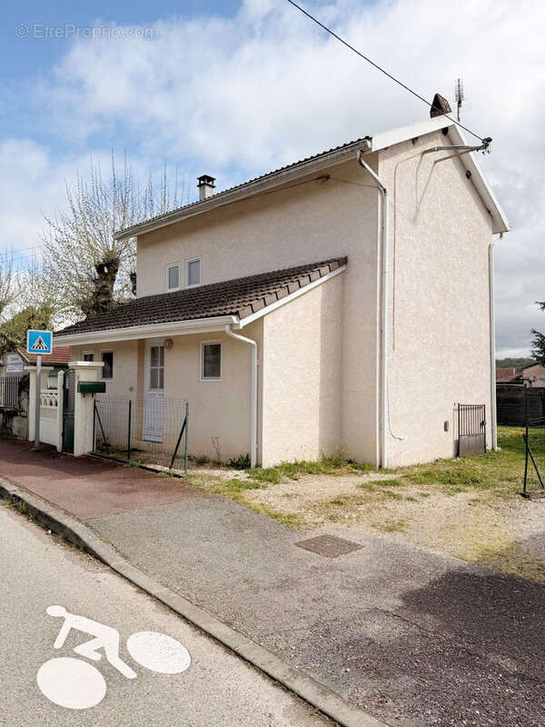 Maison à CREMIEU