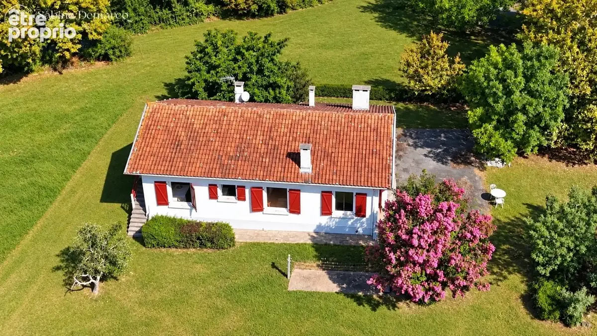 En EXCLUSIVITE à  BRISCOUS - Maison de plain-pied à rénover, vue dégagée sur les montagnes - photo 10