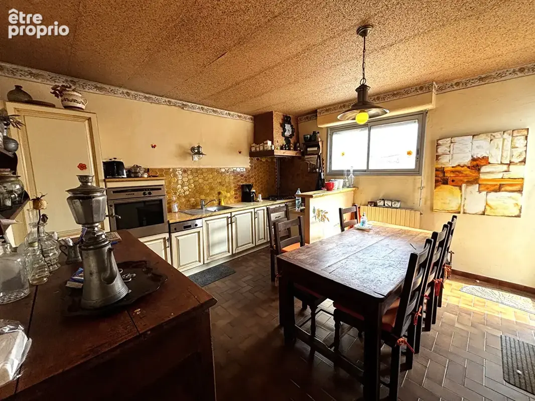 Au coeur du bourg historique, maison de 106 m² avec garage et cour privative - photo 9