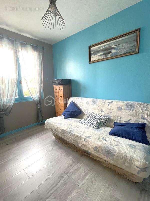 Maison à LES CLAYES-SOUS-BOIS