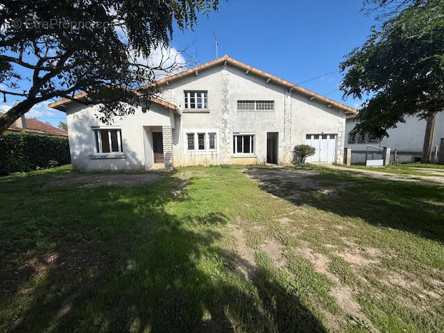 Maison à SAINT-AIGULIN