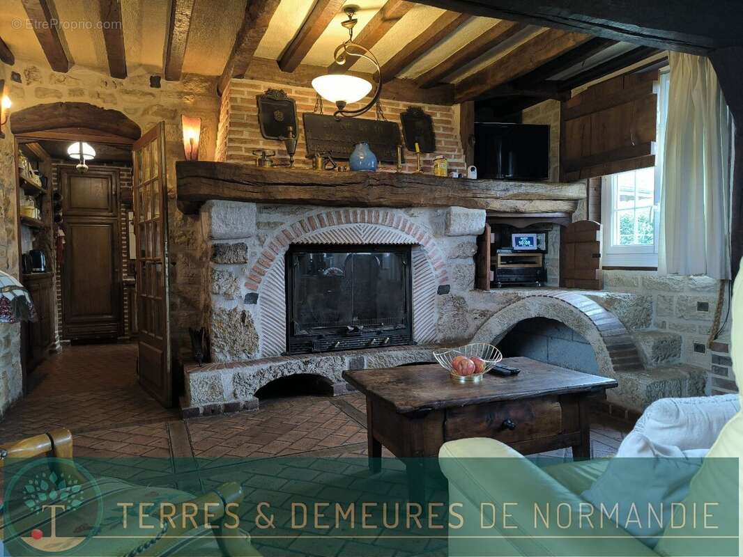 A 10 minutes de pont-audemer (27500), au calme, propriete normande, 3 chambres, terrain d'environ 2700m² avec dependances. - photo 6