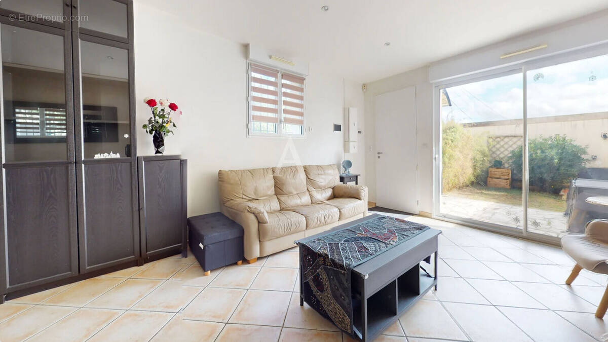 Maison à VILLENEUVE-LE-ROI