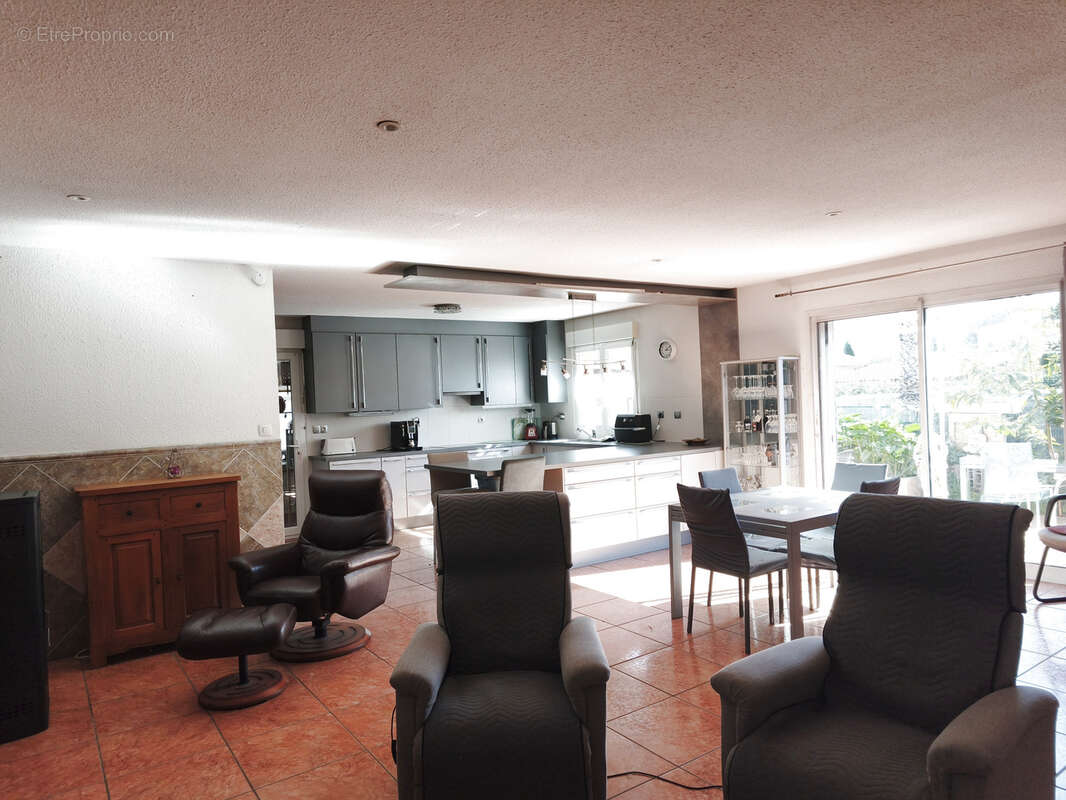 Maison à SAINT-LAURENT-DE-LA-SALANQUE