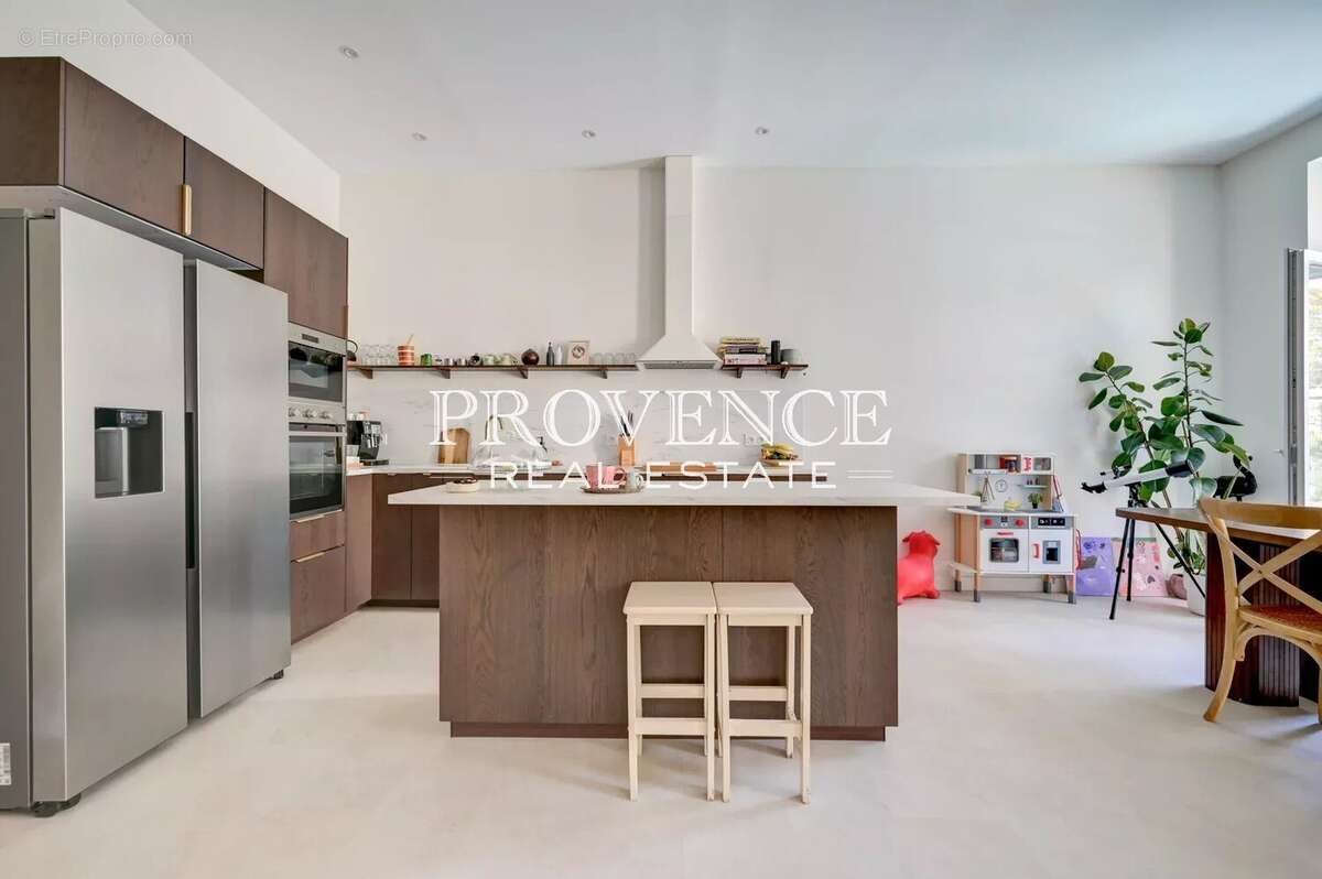 Appartement à MARSEILLE-5E