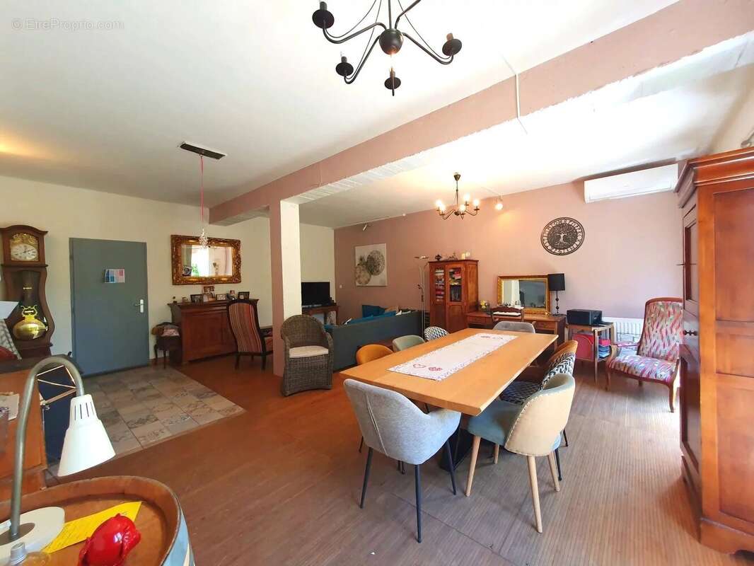 Maison à L'ISLE-SUR-LA-SORGUE