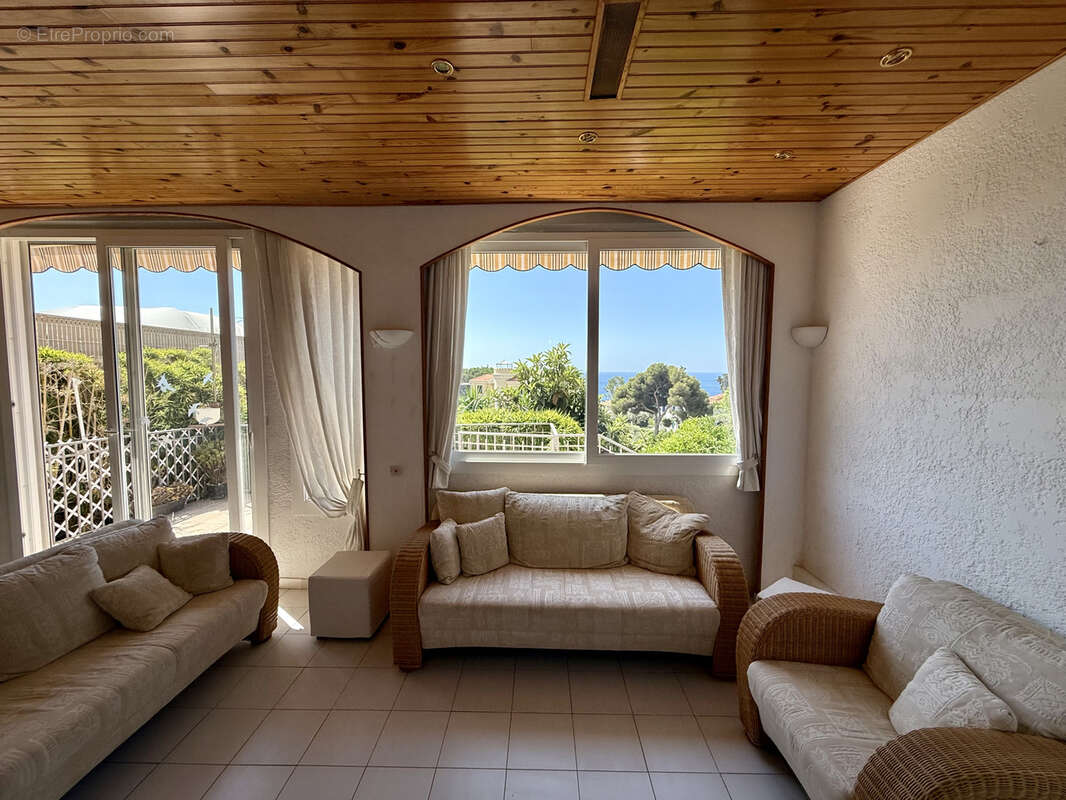 Appartement à ROQUEBRUNE-CAP-MARTIN