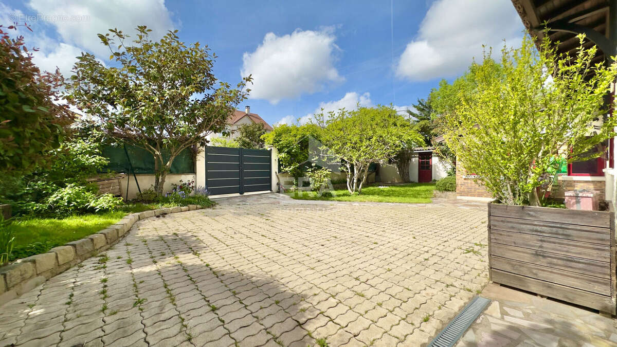 Maison à ATHIS-MONS