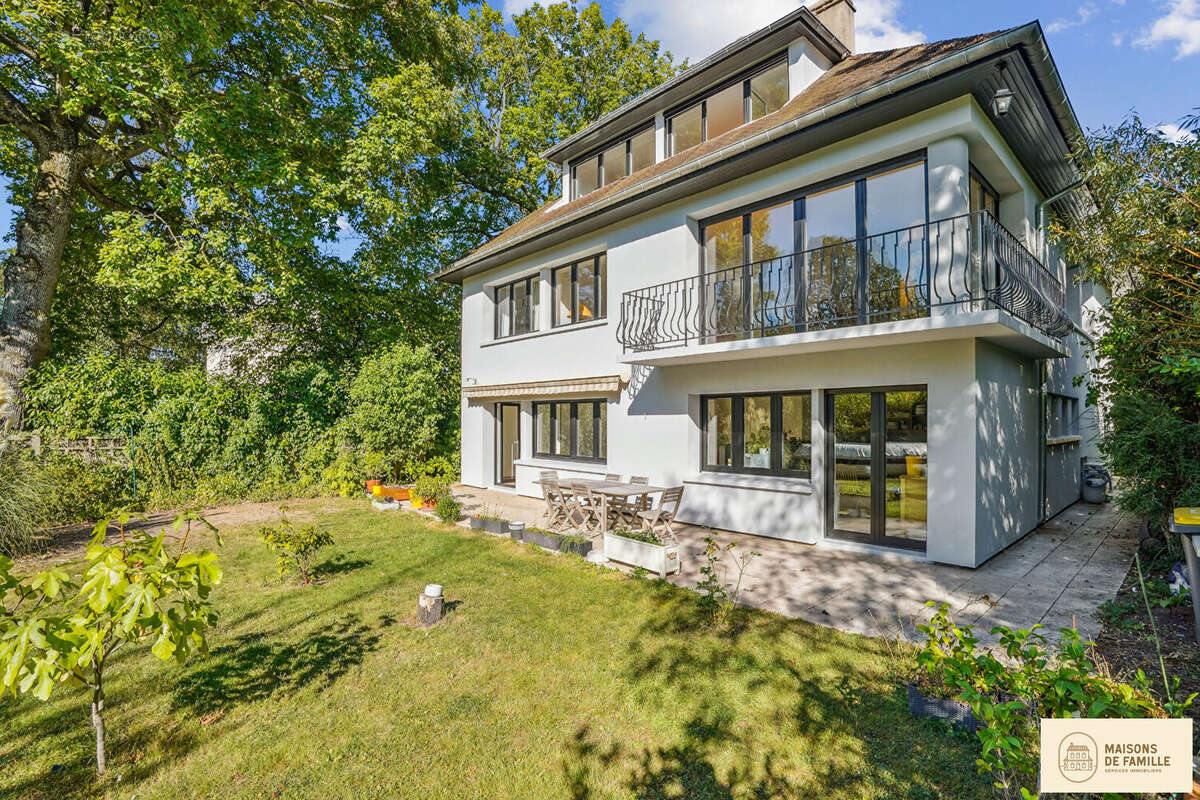 Maison à LA CELLE-SAINT-CLOUD