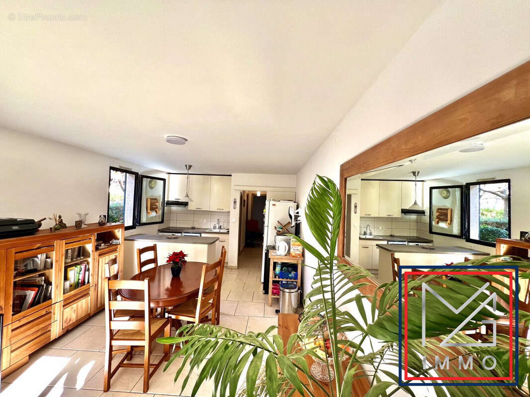 Appartement à SIX-FOURS-LES-PLAGES