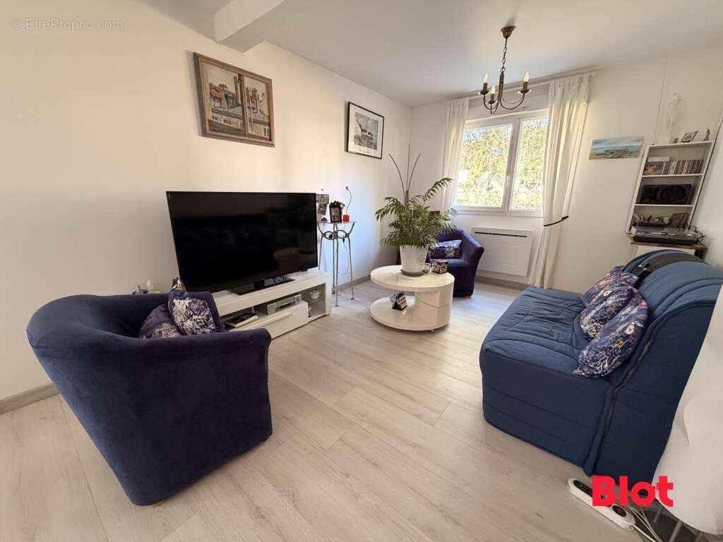 Appartement à LE RHEU