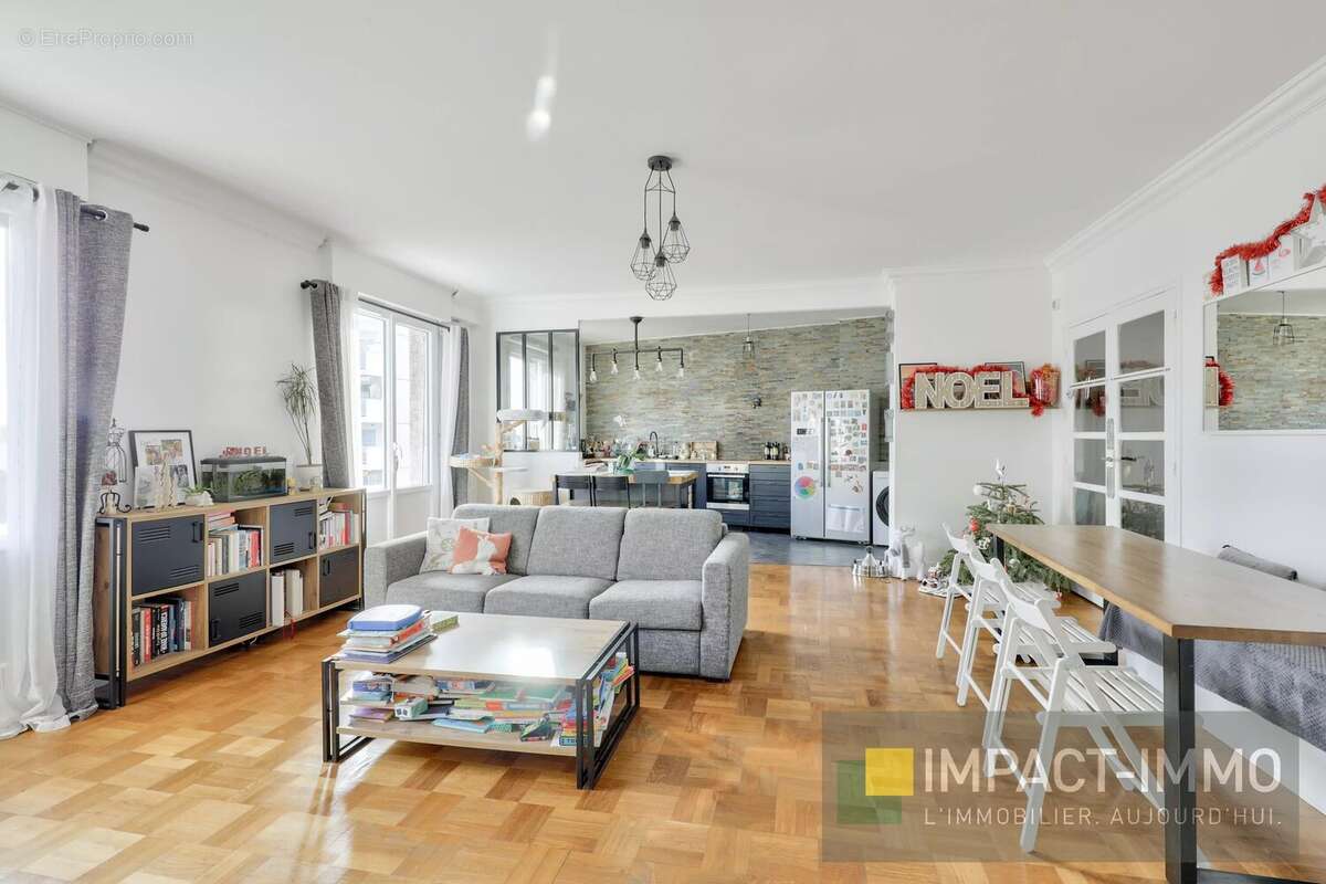 Appartement à COURBEVOIE