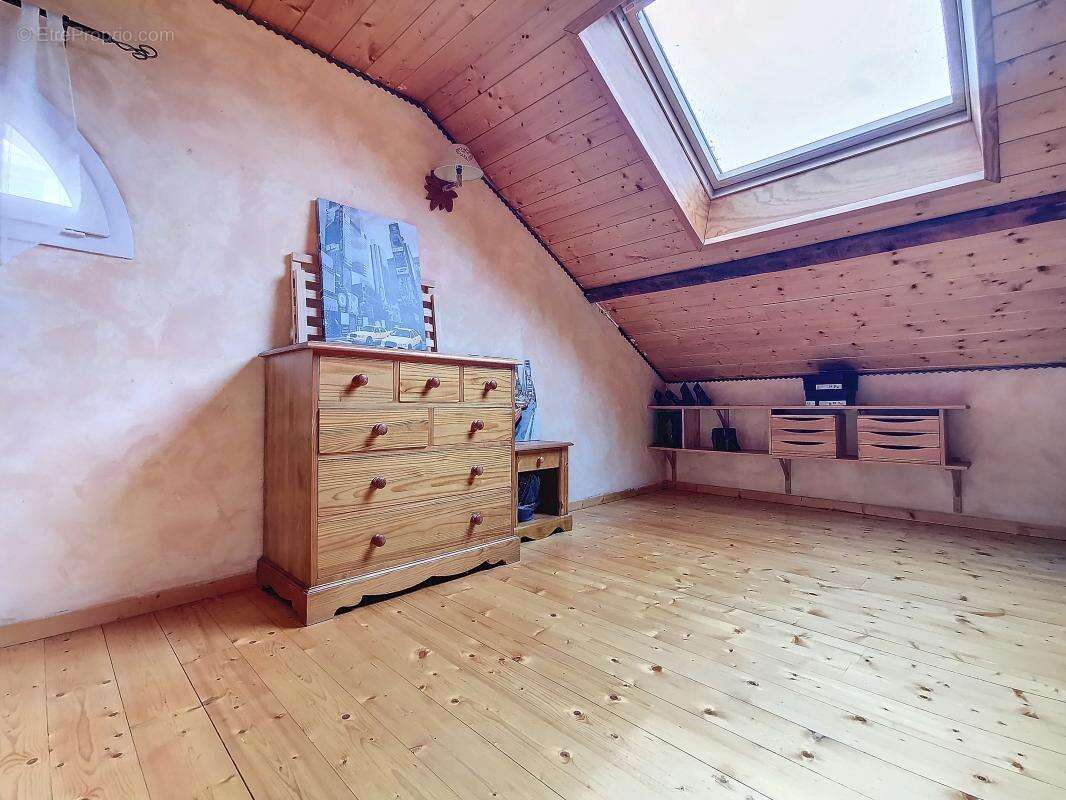 Maison - 5 chambres - Cave - Garage - Buanderie - Terrasse - Jardin - Proche commodités - photo 27