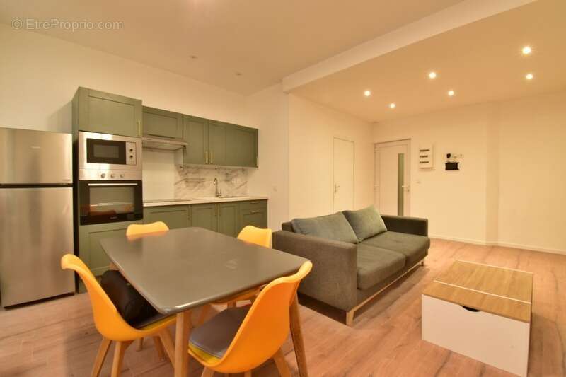 Appartement à VOLONNE