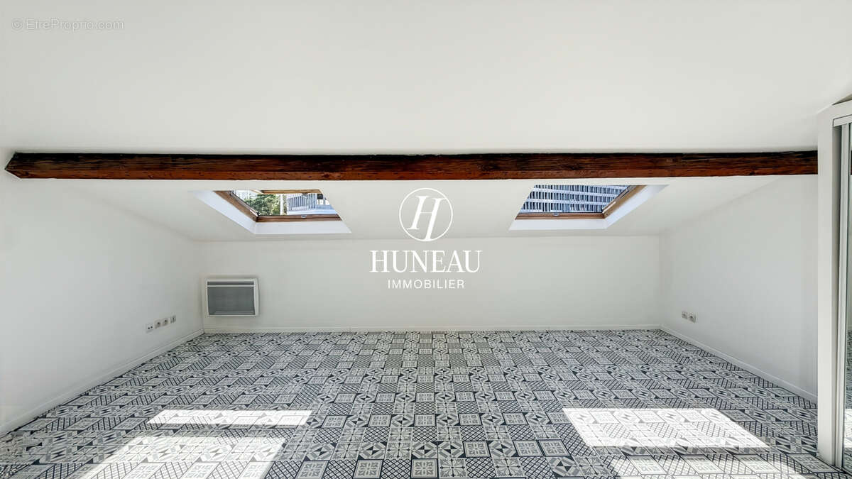 Appartement à PARIS-14E