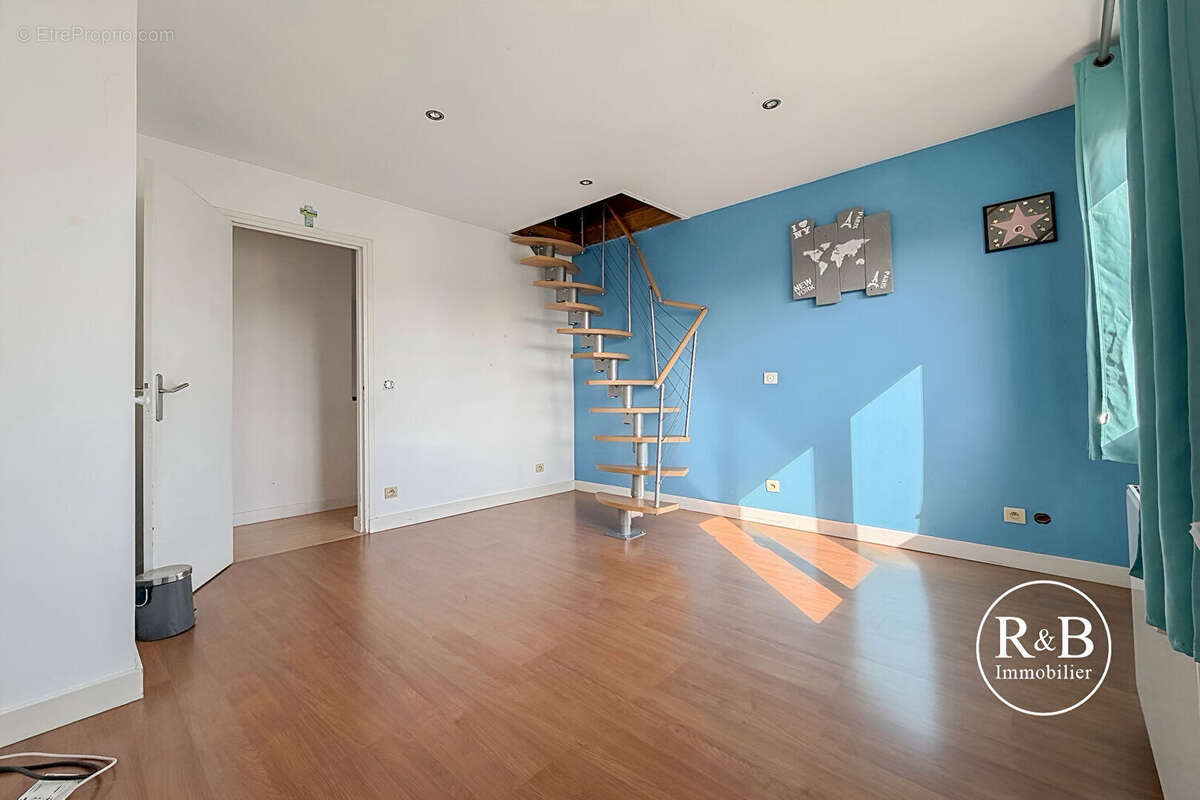 Maison à LES CLAYES-SOUS-BOIS