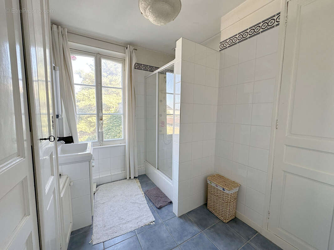 Maison à HOUDAN