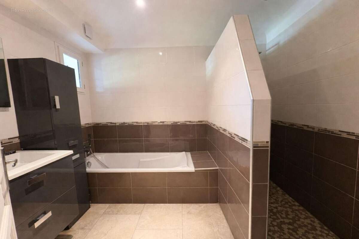 Photo 9 - Maison à CUCURON