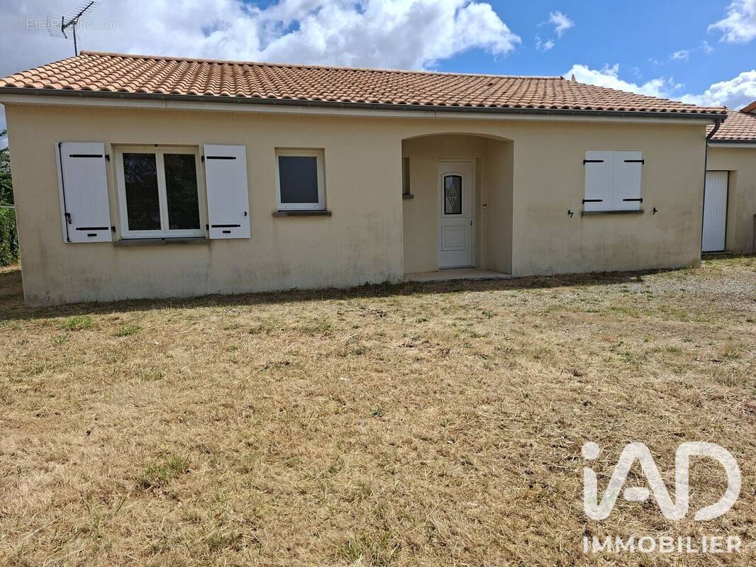Photo 1 - Maison à LATILLE