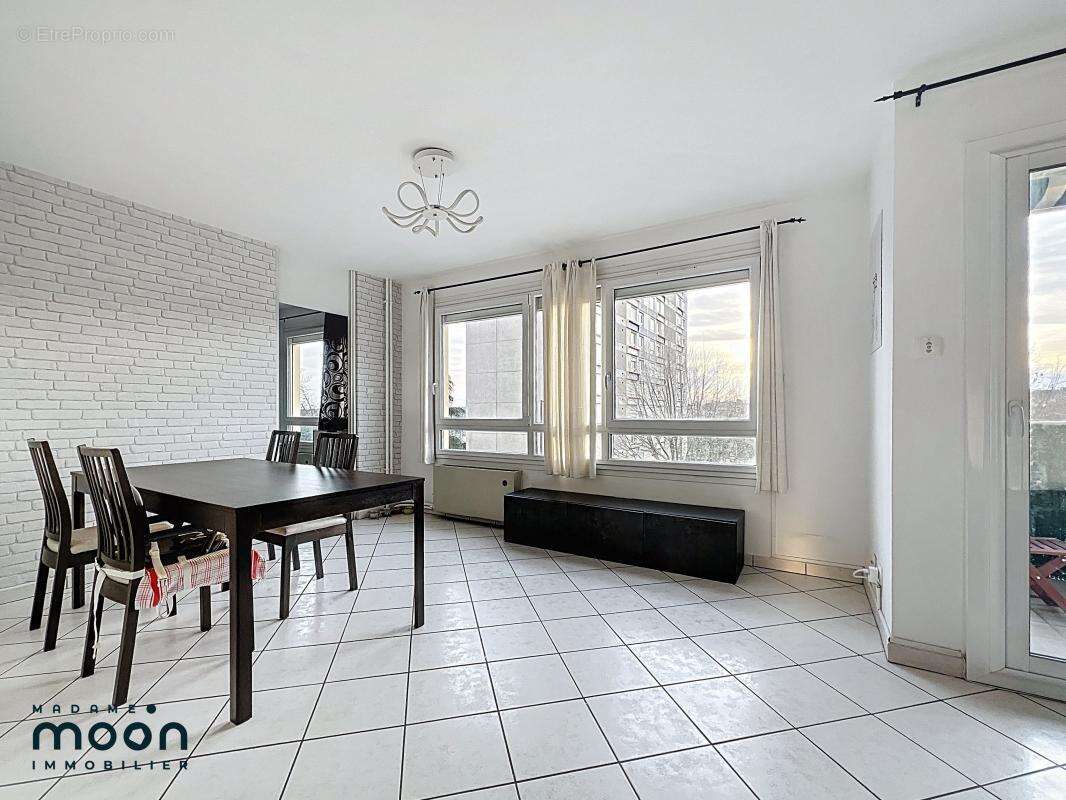 Appartement à OULLINS