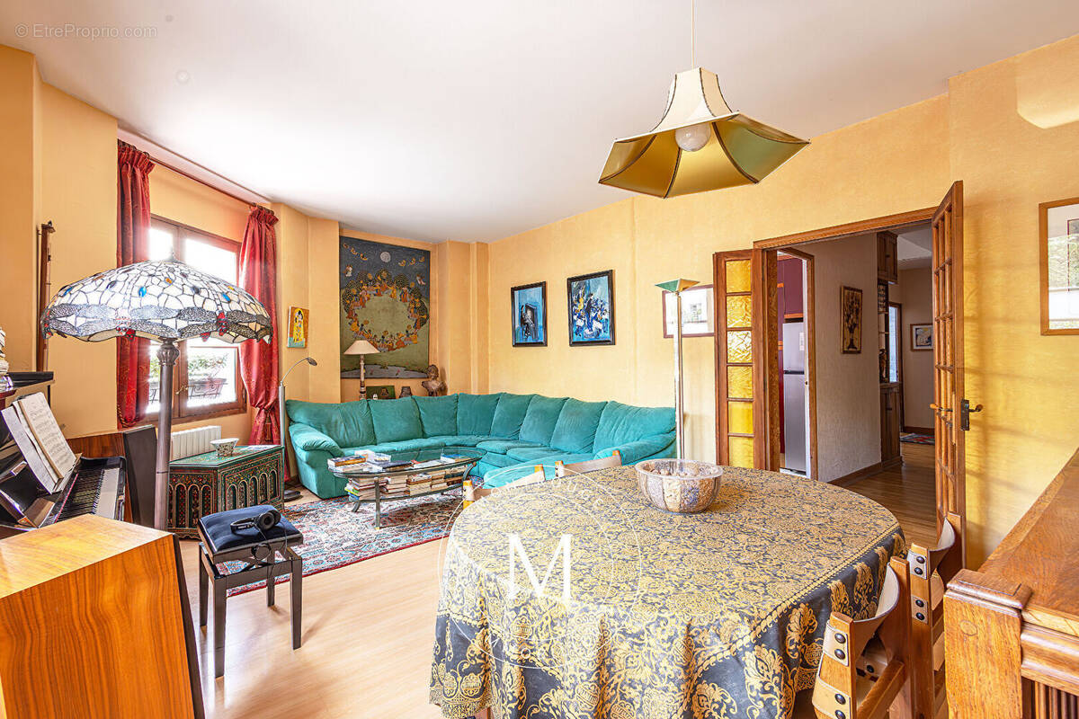 Appartement à MONTROUGE