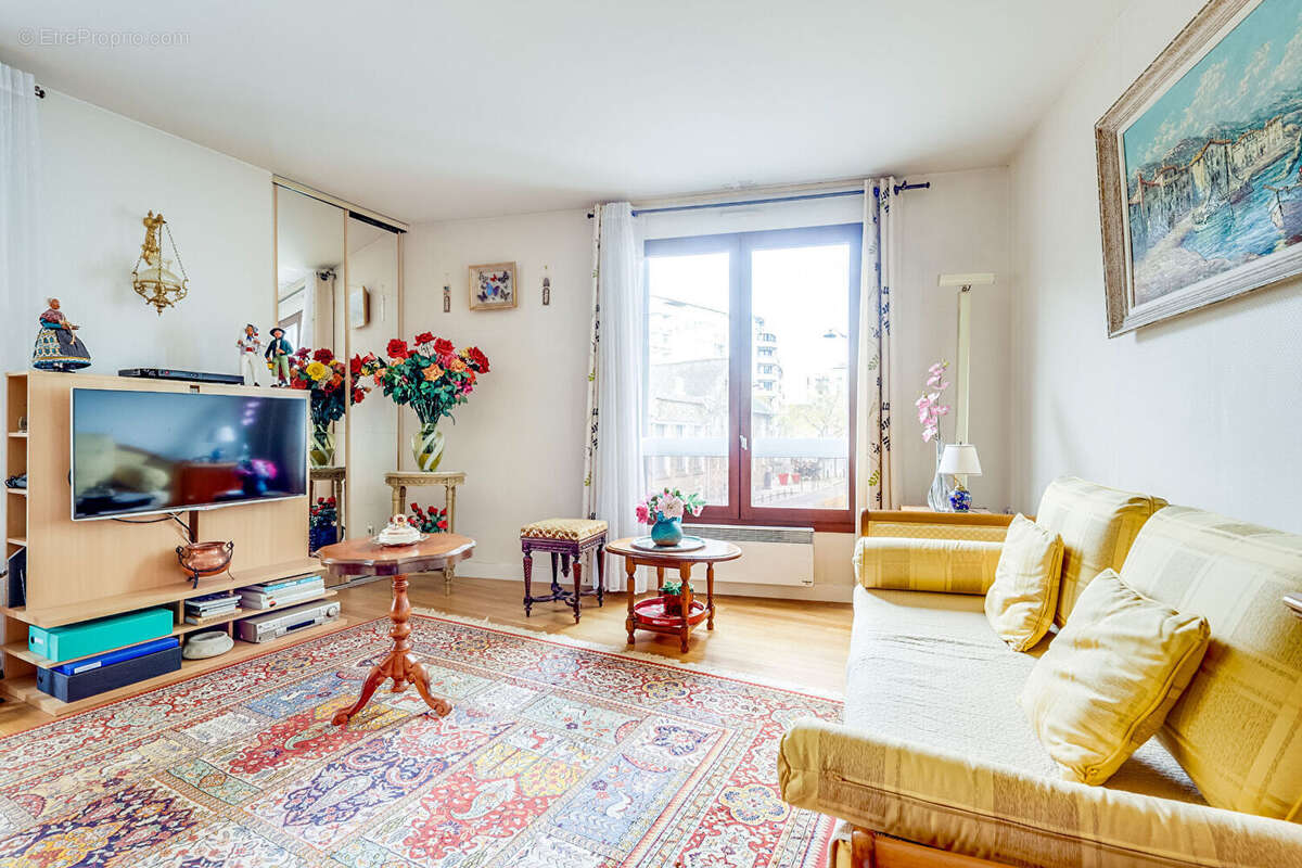 Appartement à PARIS-20E