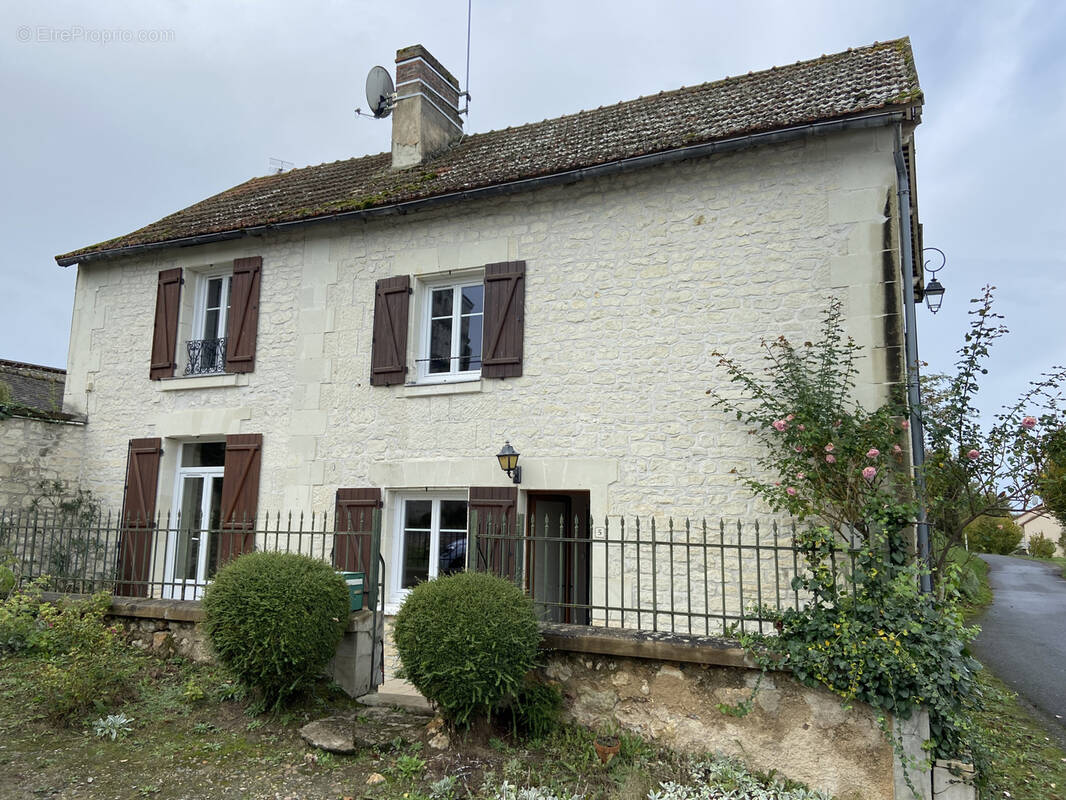 Maison à COUSSAY-LES-BOIS