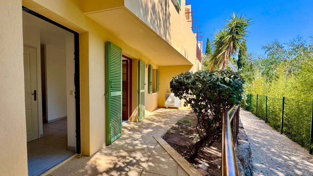 Appartement à GRIMAUD