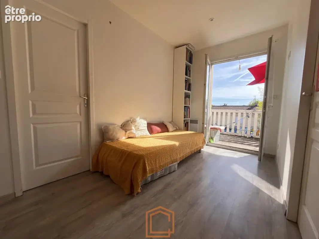 Maison 120 m2 centre Saint-Genis-Laval - photo 6