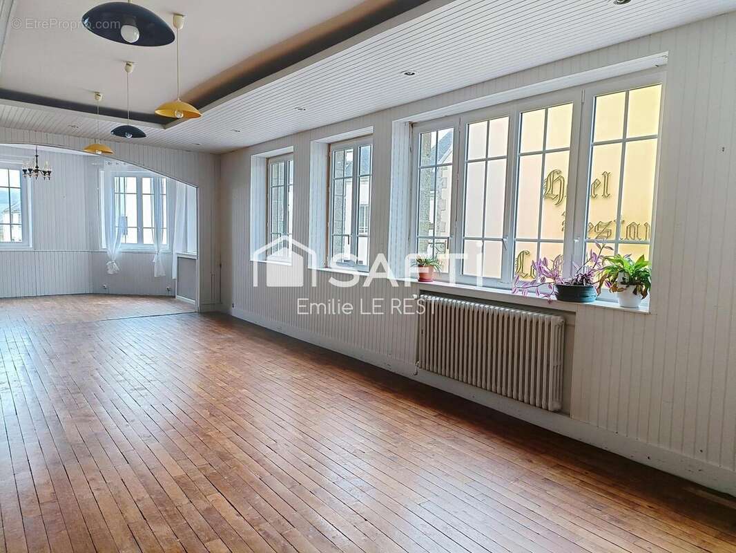 Commerce à Plomodiern  - photo 8