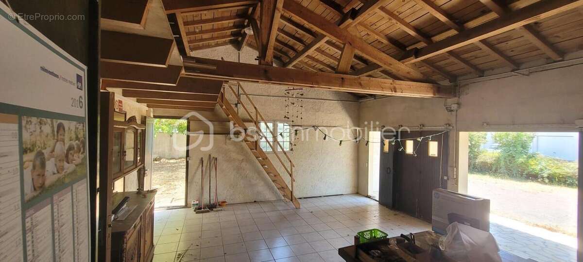 Maison 7 pieces, 4 chambres, double garage et atelier sur 1370m2 de terrain - photo 3