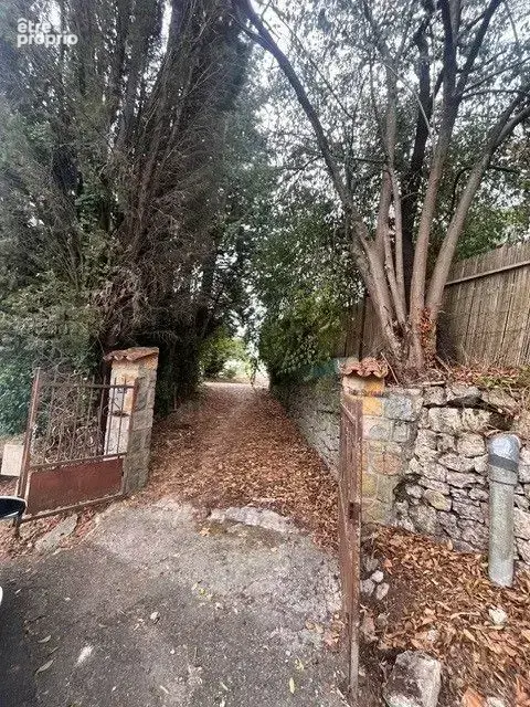 Terrain à bâtir de 1000 m² à GRASSE (06) - photo 2