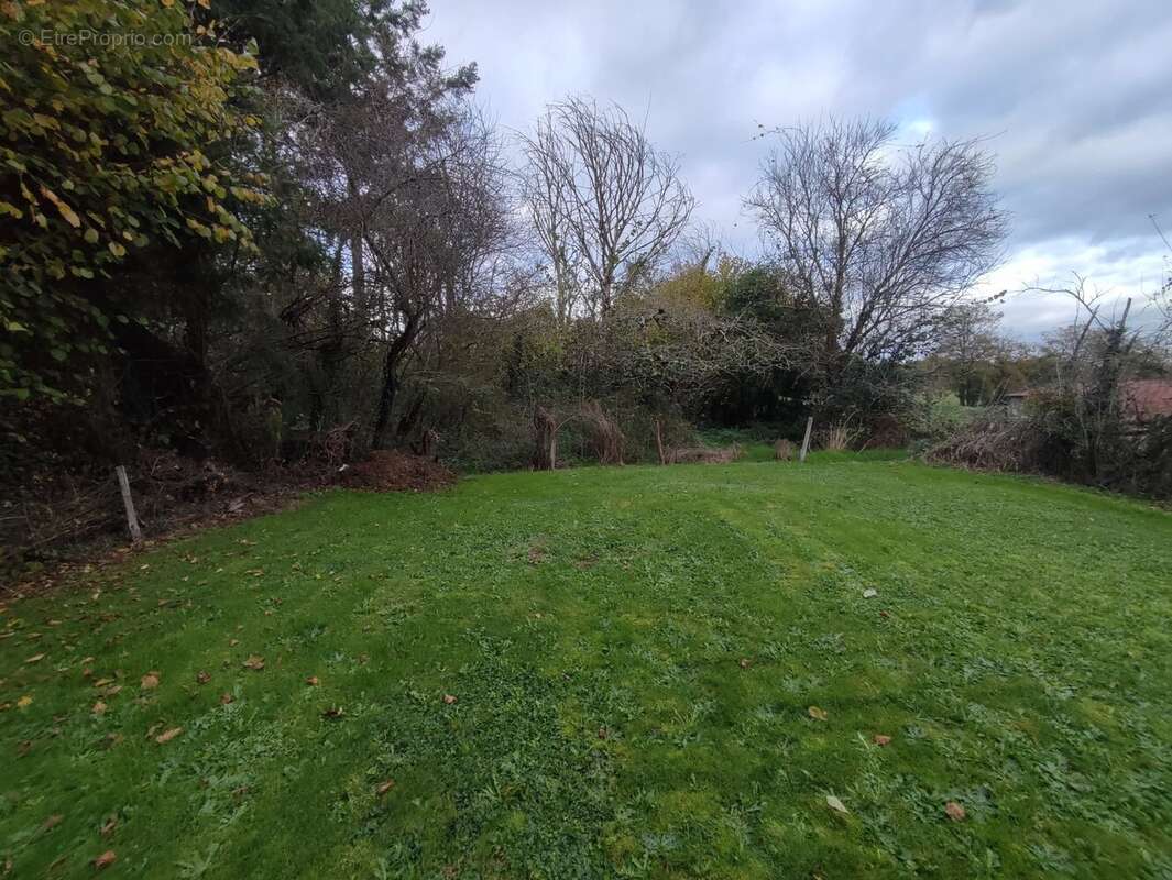 Maison à ORADOUR-SUR-VAYRES