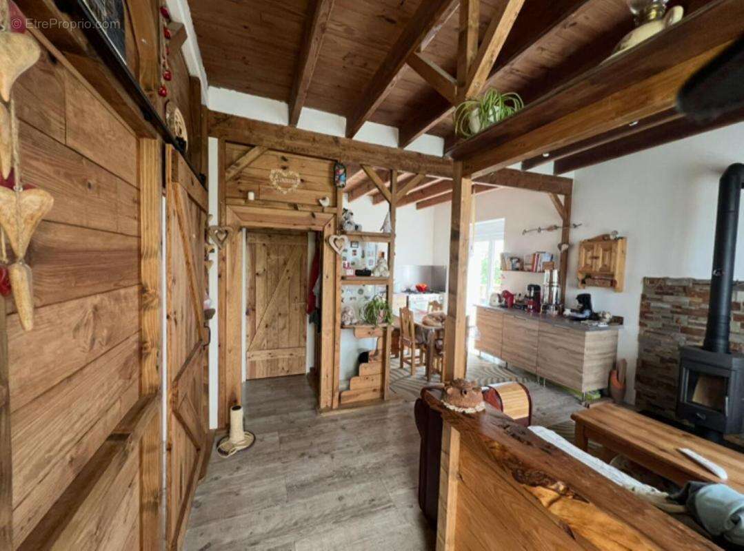 Maison à LE CLOITRE-PLEYBEN