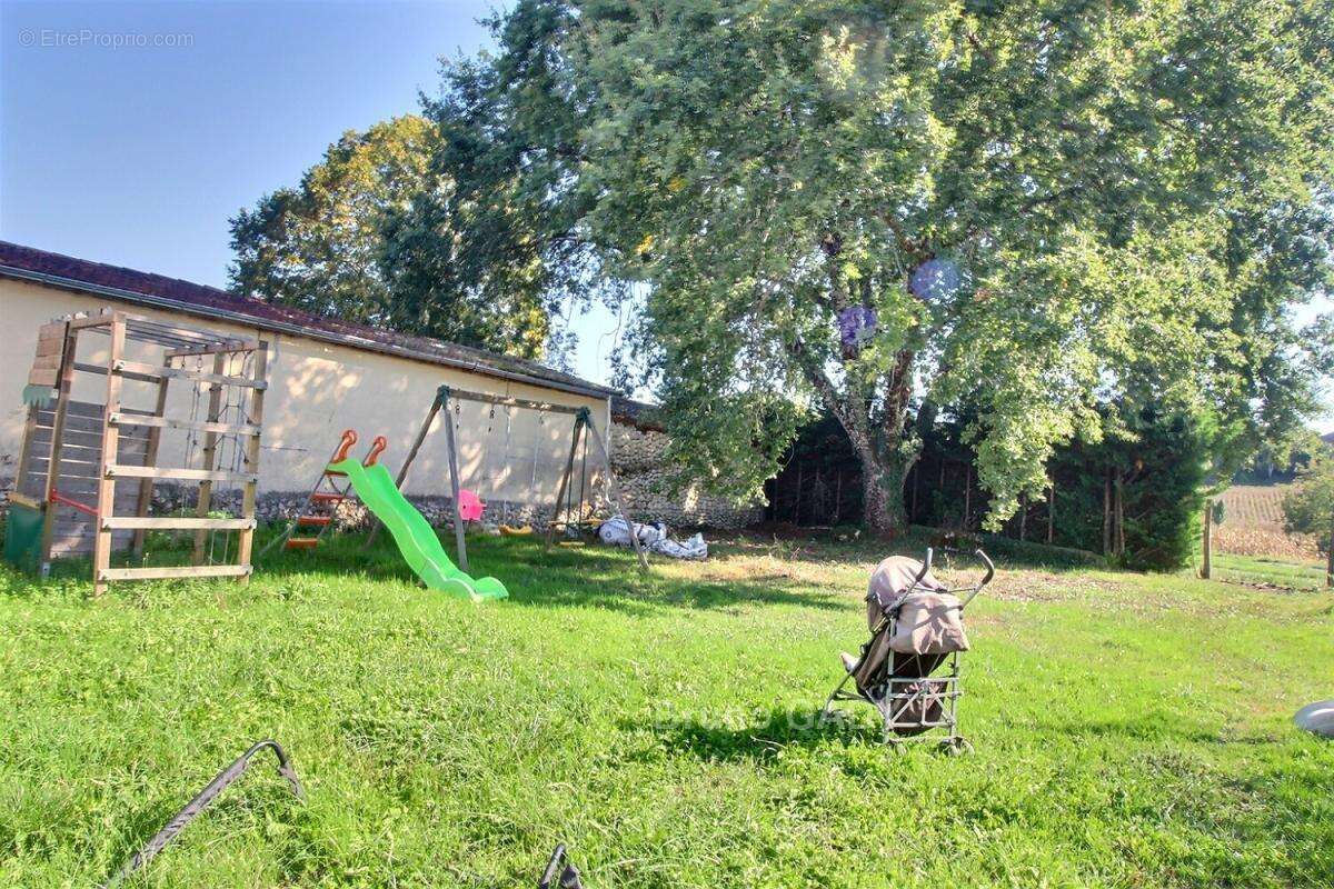 Maison à TOCANE-SAINT-APRE