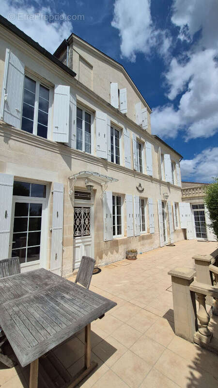 Maison à SAINTES