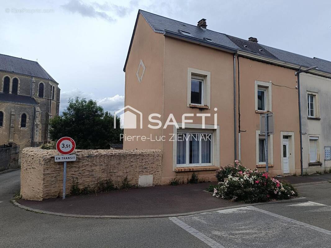 Photo 1 - Maison à GREZ-EN-BOUERE