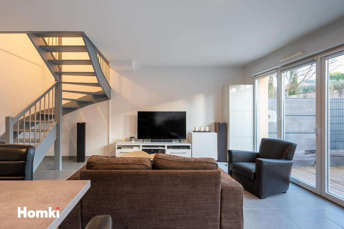 Maison à SIMIANE-COLLONGUE