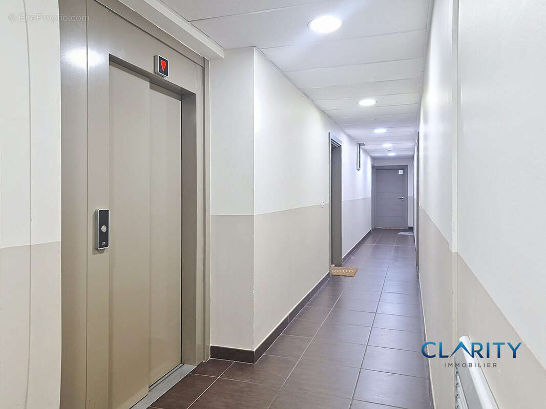 Appartement 58 m² à Beziers  - photo 8