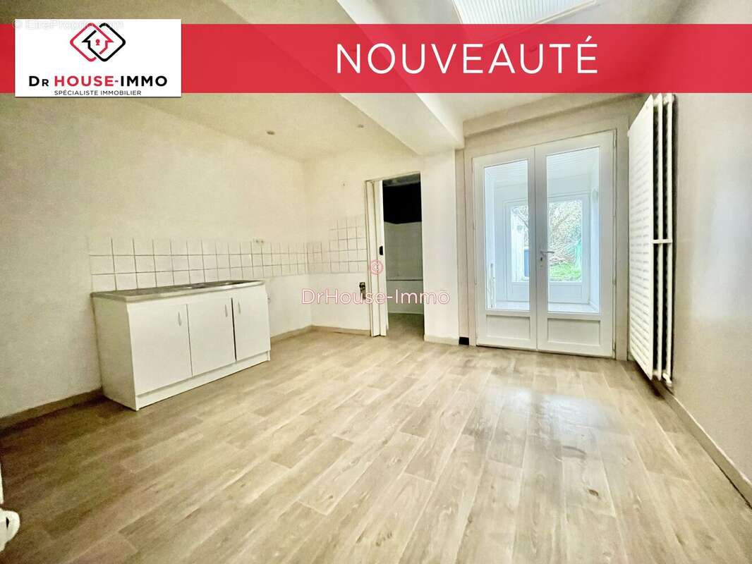 Maison à QUIEVRECHAIN