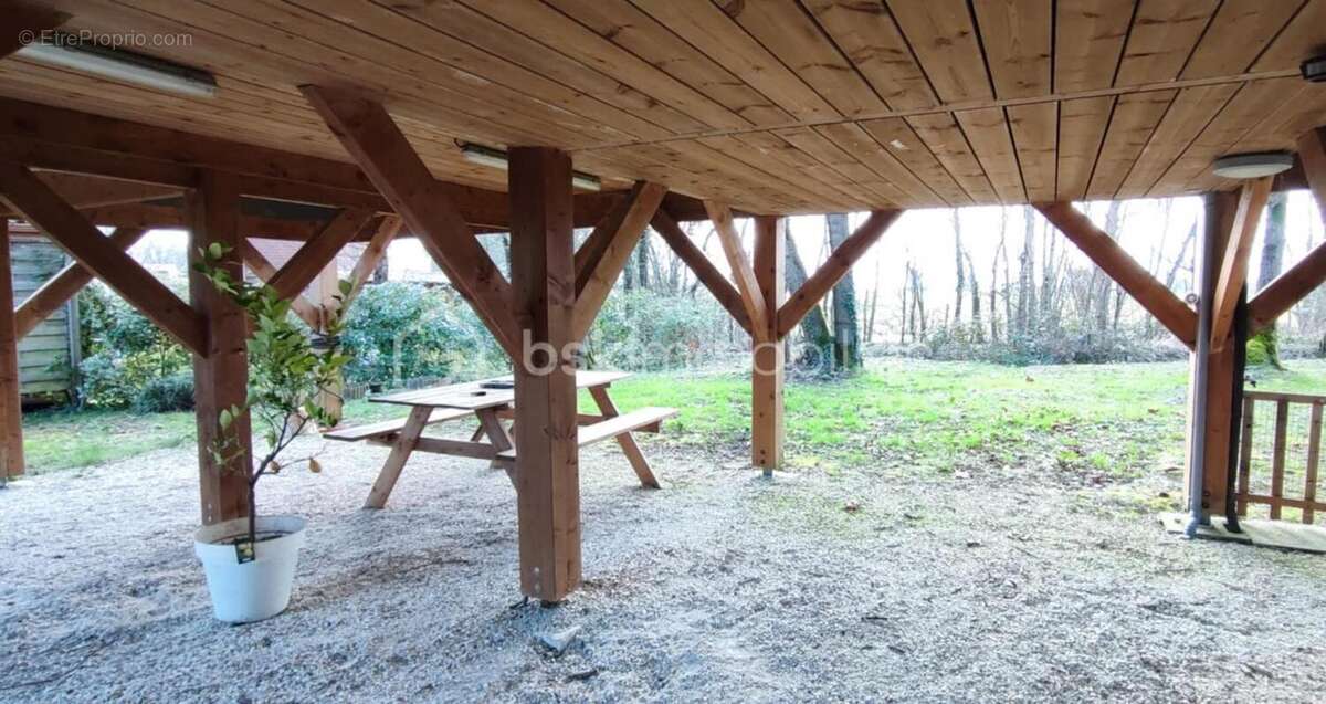 Chalet en vente - Vivez le charme discret dans un cadre paisible - photo 5