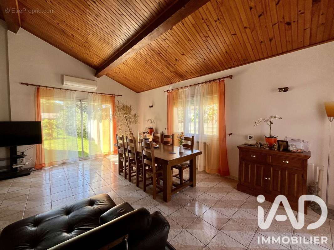 Maison 139 m² à Fleury  - photo 8