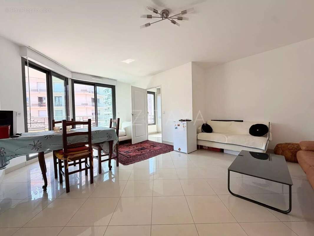 Appartement moderne de 3 pièces au centre d’Antibes - photo 5
